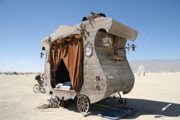 Vehicul artistic
Cuvinte cheie: vehicul