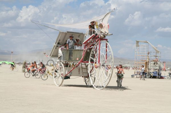 Solar Velocipede
Cuvinte cheie: vehicul