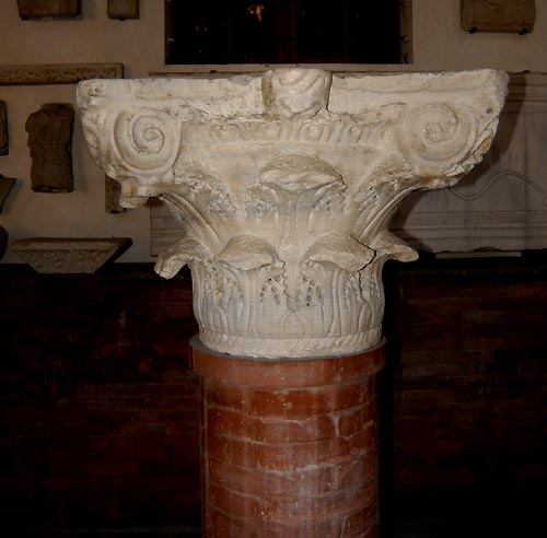 capitel bizantin
capitel bizantin din Biserica San Vitale din Ravenna
Cuvinte cheie: capitel sculptura ornamentala bizantina San Vitale Ravenna