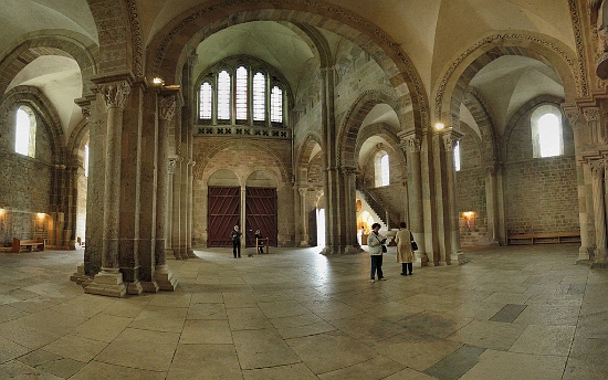 Biserica "Sf. Magdalena" din Vezelay
arhitectura in stil romanic francez, Scoala din Burgundia (nartex)
Cuvinte cheie: arhitectura stil romanic francez nartex