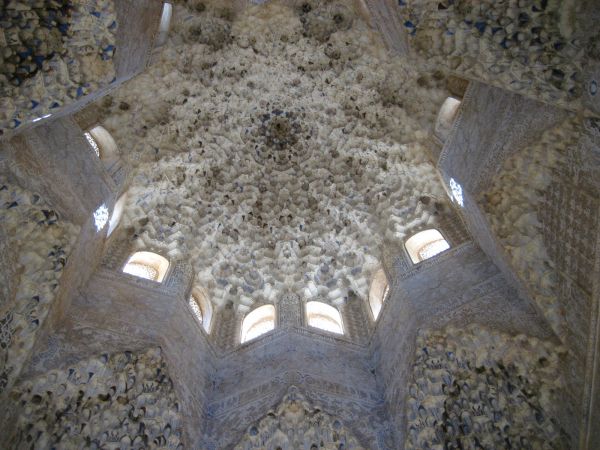 Alhambra, cupola
Cuvinte cheie: arta arhitectura maura Spania Alhambra