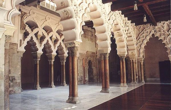 Click pentru imaginea mărită
==============
Palatul Aljaferia, coloane
Cuvinte cheie: arta arhitectura maura Spania Aljaferia Zaragoza Palatul Aljaferia, coloane
Cuvinte cheie: arta arhitectura maura Spania Aljaferia Zaragoza