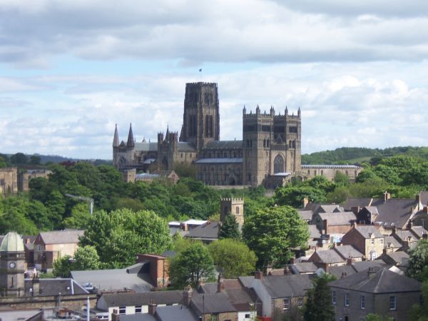 Catedrala din Durham, Anglia
arhitectura in stil romanic, construita după planul bisericii Saint-Etienne din Caen, Franta
Cuvinte cheie: arhitectura catedrala stil romanic Anglia