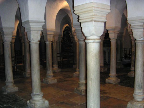 Domul Sfintei Maria din Gurk, Austria
arhitectura in stil romanic german (cripta)
Cuvinte cheie: arhitectura biserica stil romanic Austria