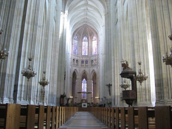 Notre-Dame din Nantes, bolta gotică, sexpartită
Cuvinte cheie: arhitectura gotic ogiva arc ogival nervuri bolta gotica sexpartita