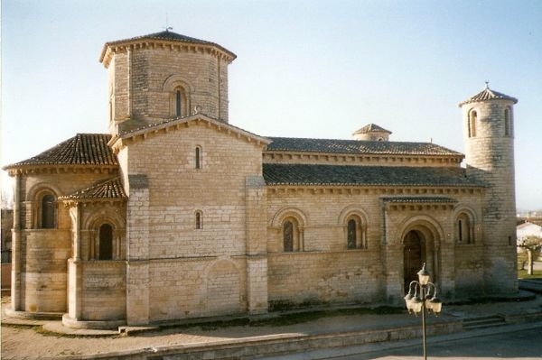 San Martin de Fromista, Spania
biserica stil romanic din Spania, construita in 1066 din ordinul Donei Mayor de Castiglia, vaduva lui Sancho al III-lea de Navara. 

Cuvinte cheie: arhitectura biserica stil romanic Spania 