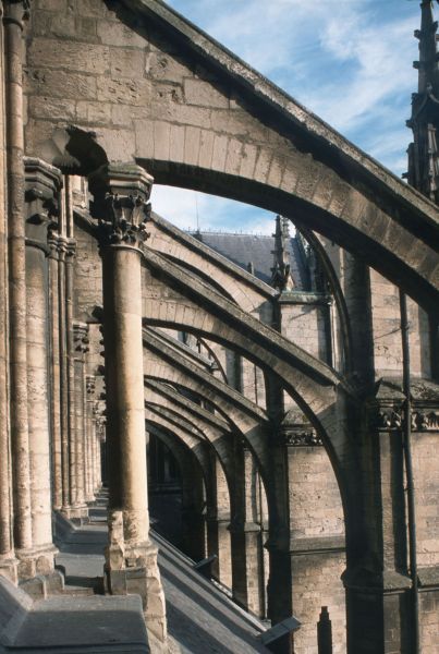 Catedrala din Amiens, arcuri butante
Cuvinte cheie: arhitectura gotica arc butant