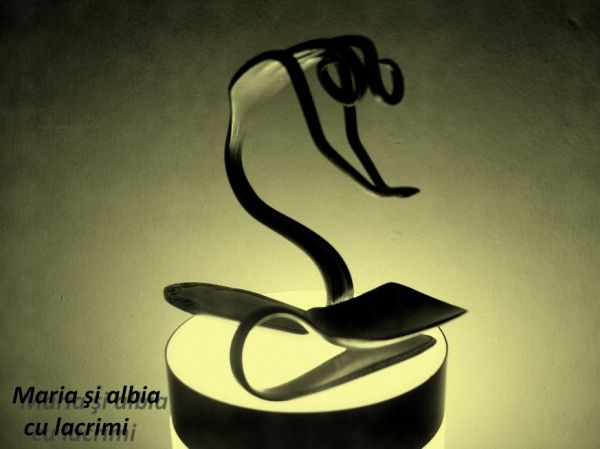 Click pentru imaginea mărită
==============
Maria si albia cu lacrimi
Fecioara ingenuncheata cu mainile in rugaciune, pe cap are nimb, iar in fata o albie in care se pune mir
Cuvinte cheie: ambientala moderna abstracta suprematism religie crestinism Fecioara_Maria Maria si albia cu lacrimi
Fecioara ingenuncheata cu mainile in rugaciune, pe cap are nimb, iar in fata o albie in care se pune mir
Cuvinte cheie: ambientala moderna abstracta suprematism religie crestinism Fecioara_Maria