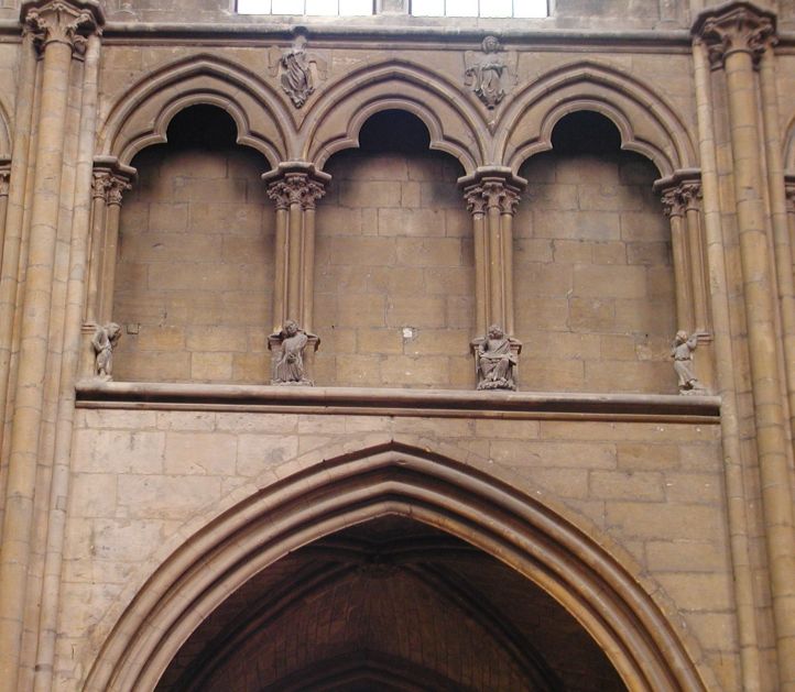 Triforiu la Catedrala din Nevers