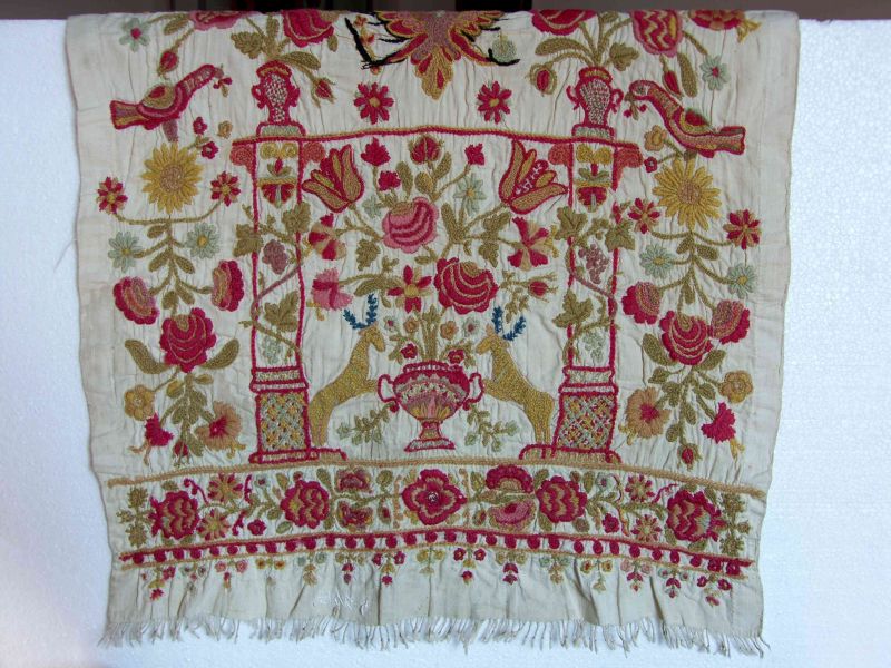 Ceramică şi broderie - elemente de ornamentică transilvăneană
