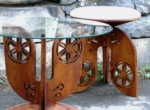 Masa si taburet, seria Furca, colectia Vatra - designer: Arhidot Design